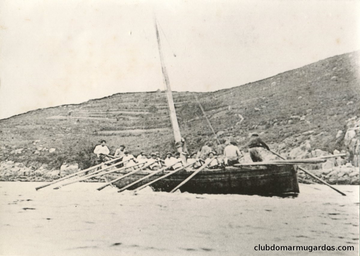 Traiñeira na boca da ría de Ferrol aparellada como un falucho de Mugardos, 1904.